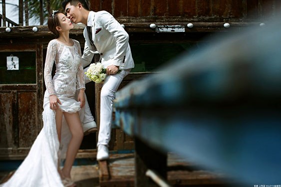 如何避免拍婚纱照时婚纱滑落
