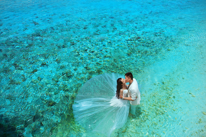 水下婚纱摄影注意事项 水下拍婚纱照要注意什么