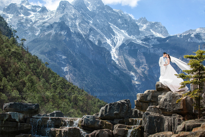 新疆哪里适合旅拍夜景婚纱照？