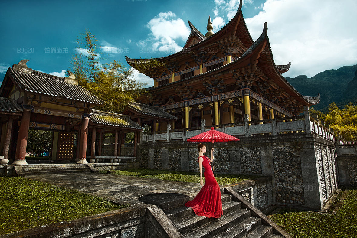 中国风格婚纱照有哪些特点？大理婚纱摄影攻略