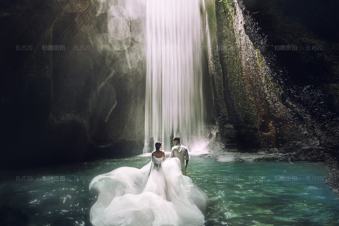 浪漫的花之岛巴厘岛婚纱摄影