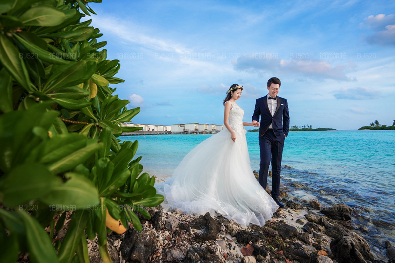 马尔代夫旅拍婚纱照 上有蓝天下有大海的别样旅程