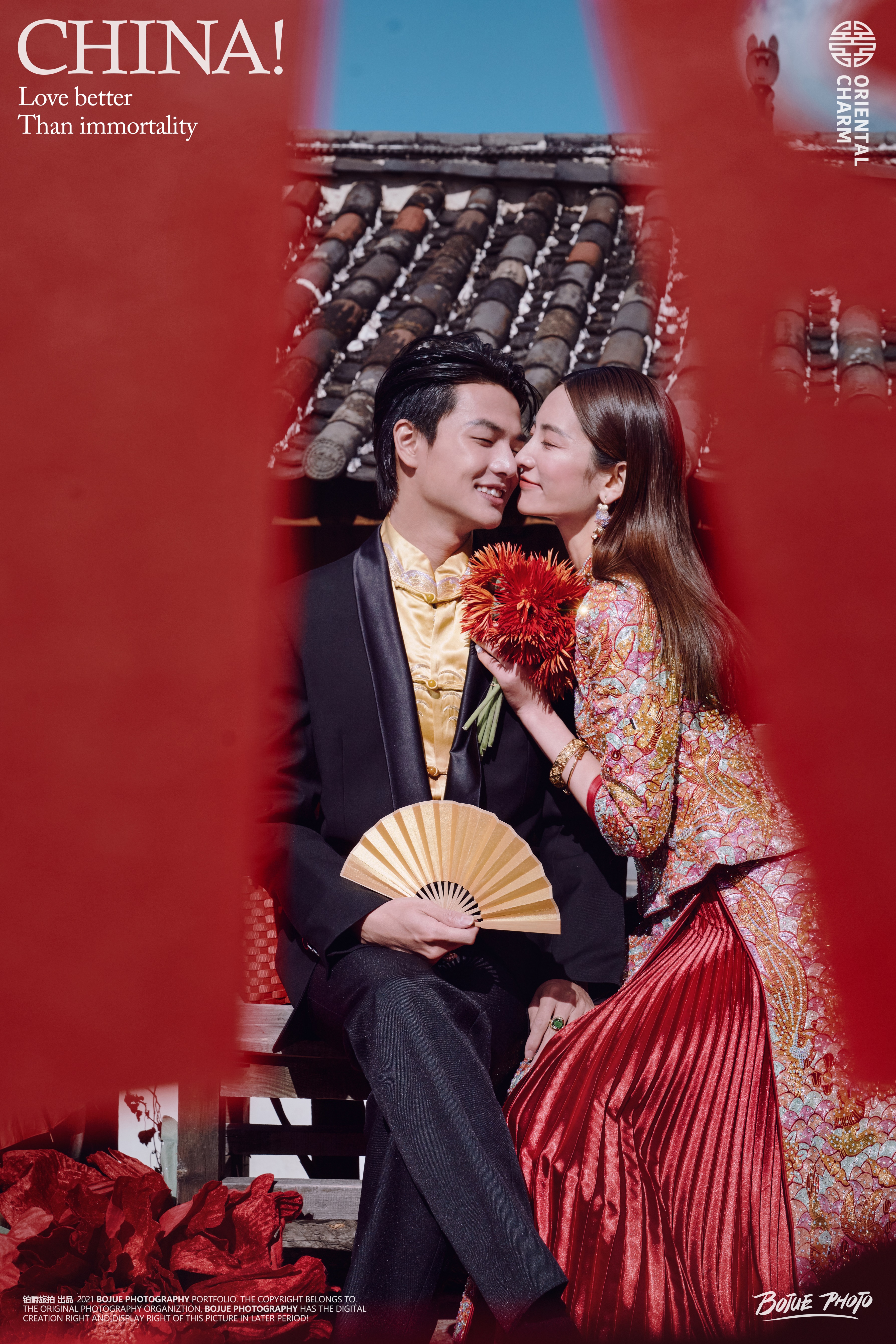 执此扇，诉情思，中式婚纱照里的这三款扇子最流行！